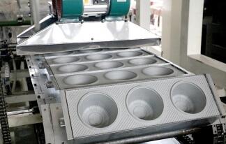 山東餐盒機哪家性價比高，真空成型機廠家推薦